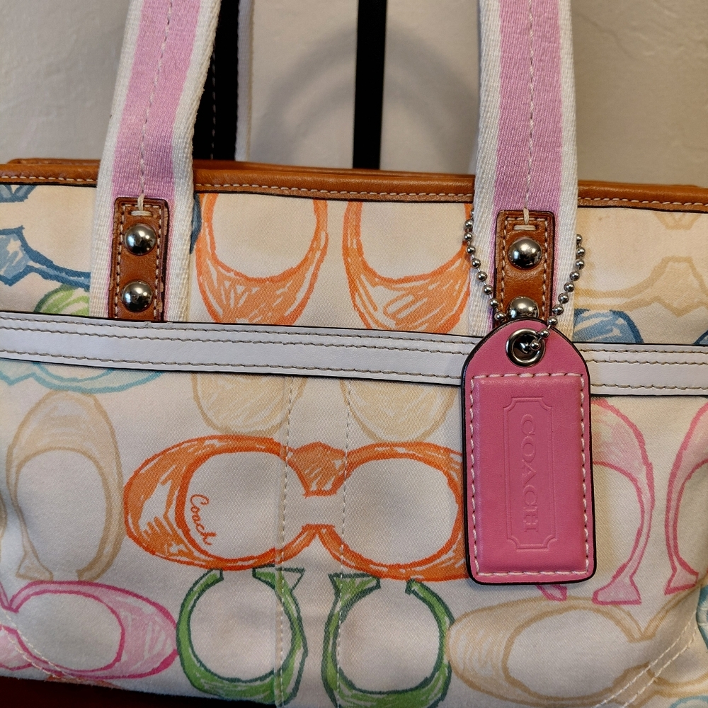 Coach Hampton Signature Scribble Tote Bag - Picture 3 of 16